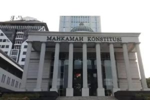Bom Waktu Konstitusi: Putusan MK Picu Polemik Masa Jabatan DPRD!