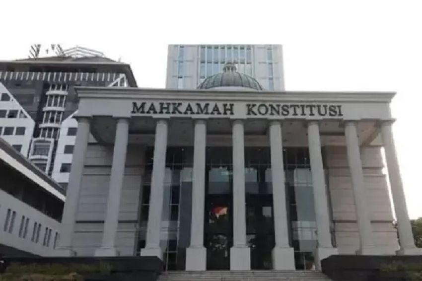 Bom Waktu Konstitusi: Putusan MK Picu Polemik Masa Jabatan DPRD!