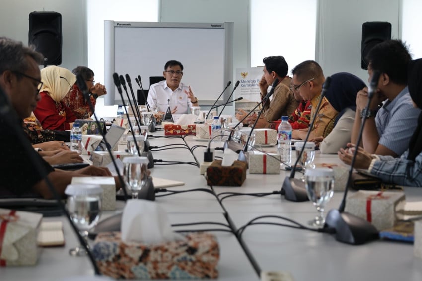 Resep Ampuh Atasi Kemiskinan? Bupati Minta Bantuan! 1 Resep Ampuh Atasi Kemiskinan? Bupati Minta Bantuan!