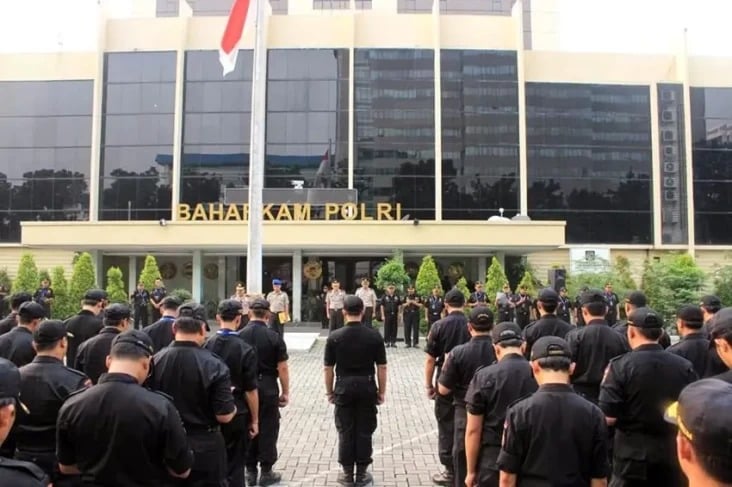 Gerak Cepat! 16 Kombes Dipindah! 1 Gerak Cepat! 16 Kombes Dipindah!