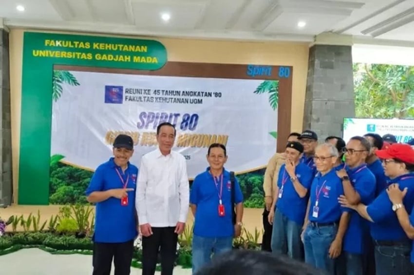 Jokowi di Reuni UGM: Roy Suryo Soroti Gaya "Pejabat"?