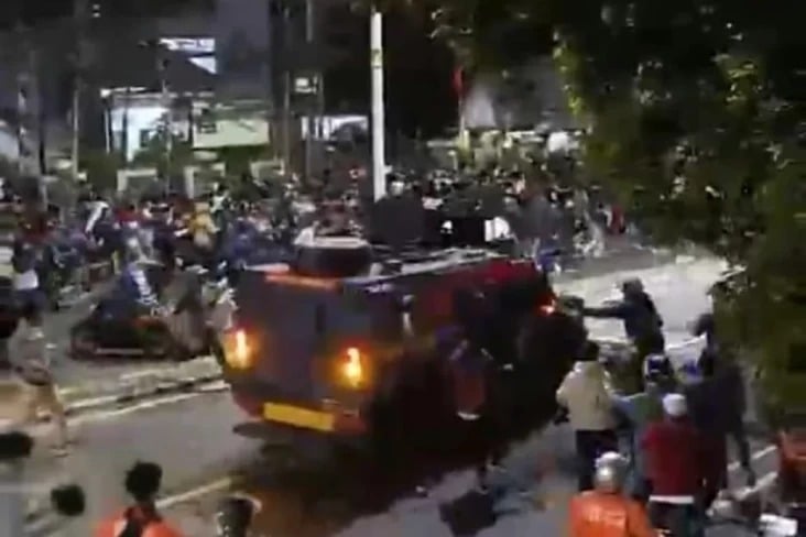 Tragedi Ojol: Rantis Brimob Lindas Nyawa! 1 Tragedi Ojol: Rantis Brimob Lindas Nyawa!