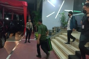 KPK Sita Tiga Koper! Geledah Kemenag Terkait Haji