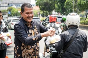 Dirjenpas Bagi Makan Siang Gratis, Jumat Berkah!