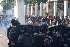 Demo DPR: Misteri di Balik Aksi Pelajar!