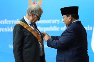 Prabowo Beri Bintang Jasa ke Bill Gates: Rahasia di Balik Penghargaan Mengejutkan Ini!