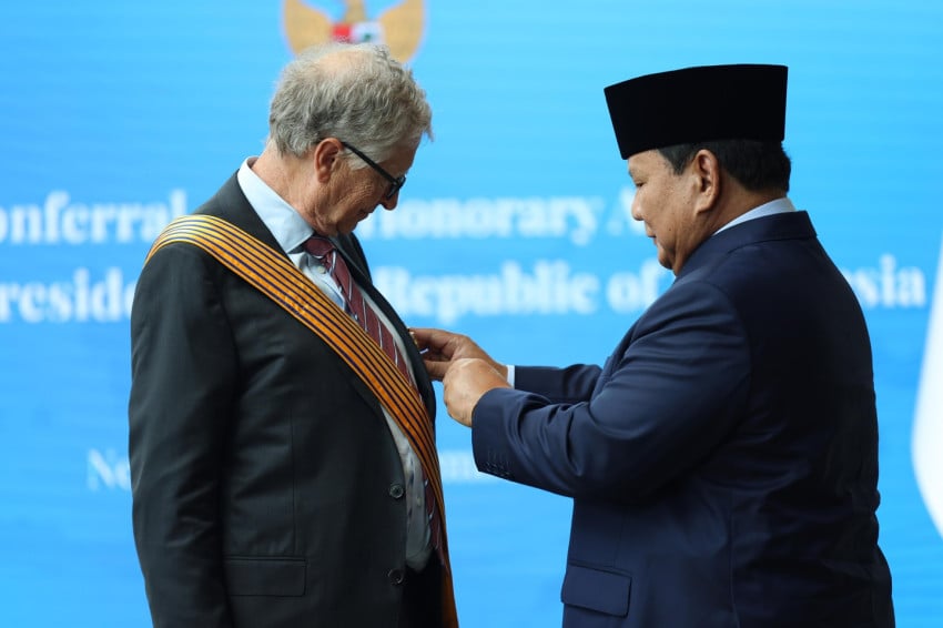 Prabowo Beri Bintang Jasa ke Bill Gates: Rahasia di Balik Penghargaan Mengejutkan Ini!