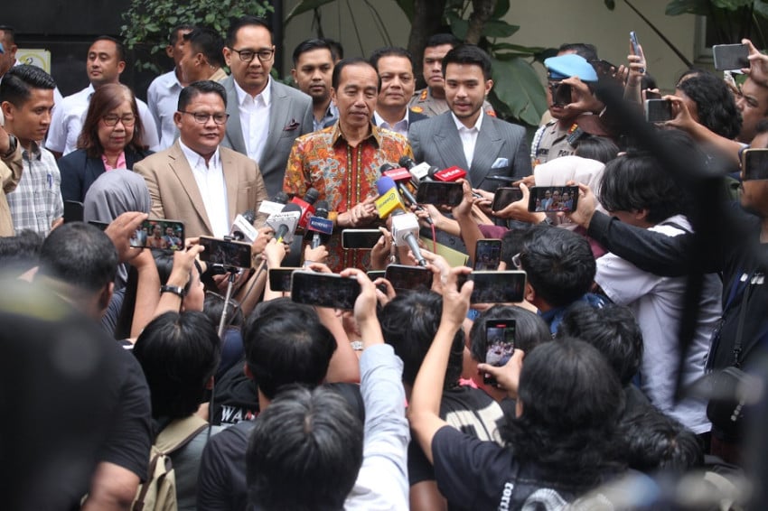 Drama Ijazah Jokowi: Gimmick Politik atau Hak Informasi?
