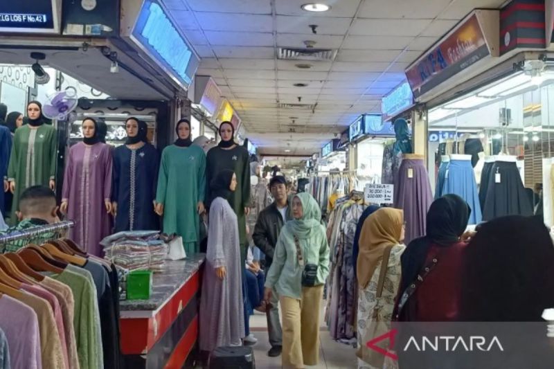 Natal 2025: Tanah Abang, Magnet Belanja Nasional! 1 Natal 2025: Tanah Abang, Magnet Belanja Nasional!