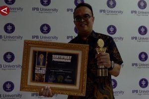 Menguak Jejak Emas 100 Alumni IPB Penggerak Bangsa!