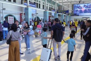 Nataru 2025: Kereta Api Jadi Kunci Mobilitas Nasional, Penjualan Tiket Melejit!