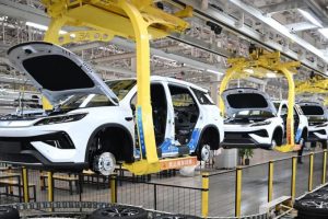 Pukulan Telak Tesla: BYD Rajai Penjualan EV Global 2025!