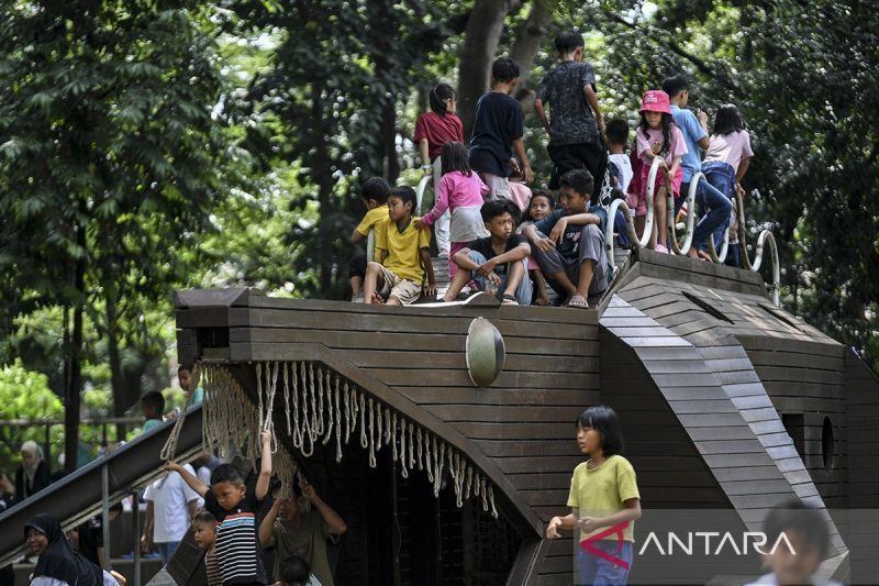 Badai Kabar: iPhone 18 Batal, BTS Bangkit, Jiwa Teruji!