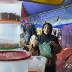 Lebaran Berkah: Kue Banjir Rezeki Penyintas Aceh Timur