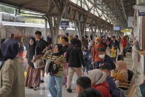 Mudik Naik Kereta: Selamatkan Bumi, Hemat Emisi!