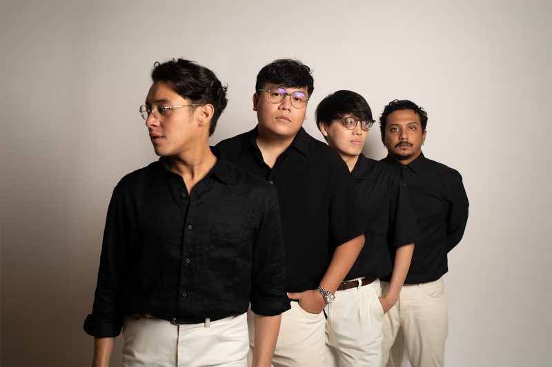 politica news 5 Kolaborasi Sensasional! Wijaya 80 Gandeng Sal Priadi Lahirkan "Bulan Bintang"