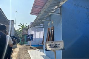 Napi Sulap Rumah Reyot Jadi Istana Kilat