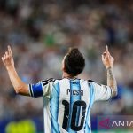 Dunia Terpana Messi Hattrick Pecahkan Rekor