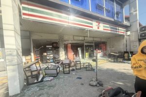 Gempa Mengerikan Lumpuhkan Bandara Filipina