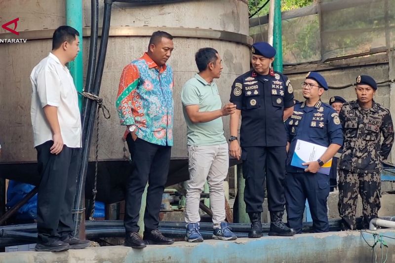 KKP Gerebek Perusahaan Pencemar Laut Situbondo