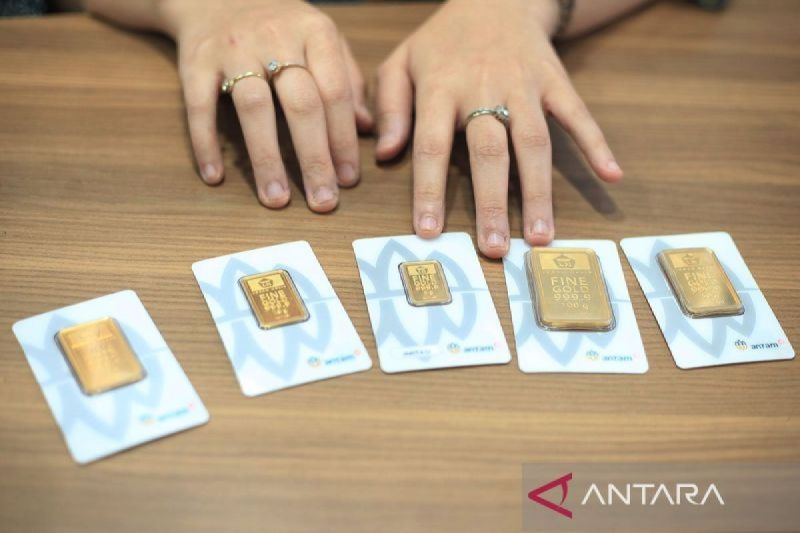 Harga Emas Antam Terkini Anjlok Awal Juli