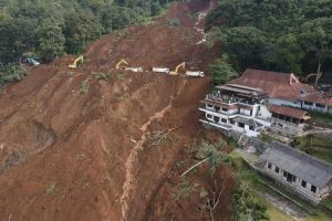 politica news 19 Longsor Maut China Delapan Tewas Puluhan Hilang