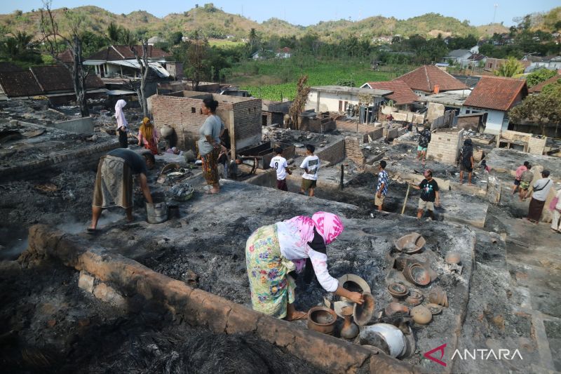 Api Sade Bakar Hati Warisan Budaya NTB 1 Api Sade Bakar Hati Warisan Budaya NTB