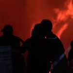 Api Palembang Menggila Warga Panik Gudang Minyak Terancam