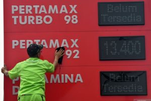 Ekonom Bongkar Bahaya Harga BBM Selisih Jauh