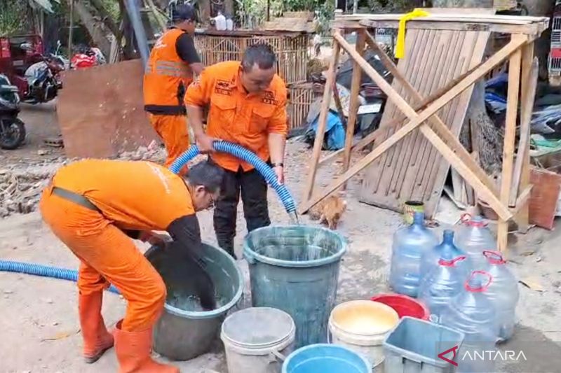 Sebulan Air Langka Warga Cilandak Lakukan Ini