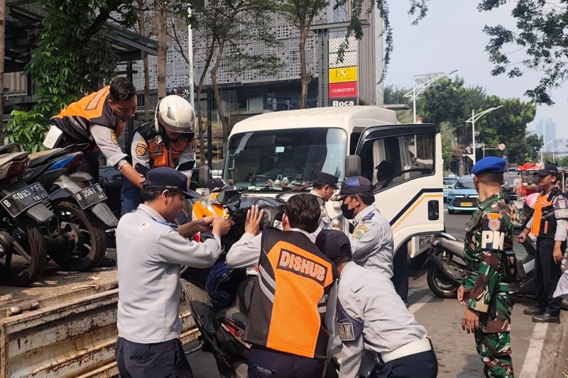 Puluhan Motor Parkir Liar Senopati Kena Batunya