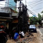 Bahaya Kabel Semrawut Kuningan Barat Mengancam