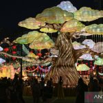 Lampion Victoria Park Hong Kong Bikin Melongo