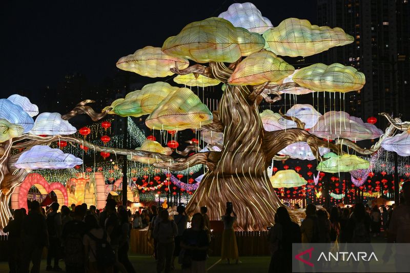 Lampion Victoria Park Hong Kong Bikin Melongo