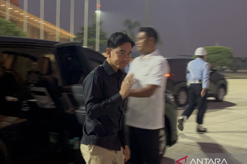 Gibran Terbang Subuh Ini Ada Proyek Besar Menanti