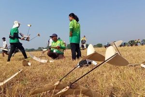 politica news 19 Aksi Seru Pesawat Mini di Lanud Iswahjudi