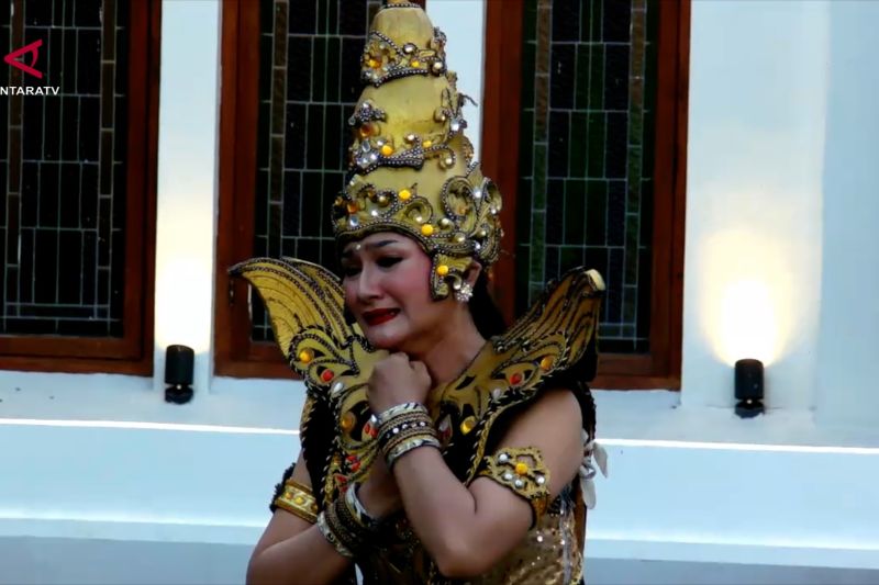 Tak Disangka Roro Jonggrang Muncul di Stasiun