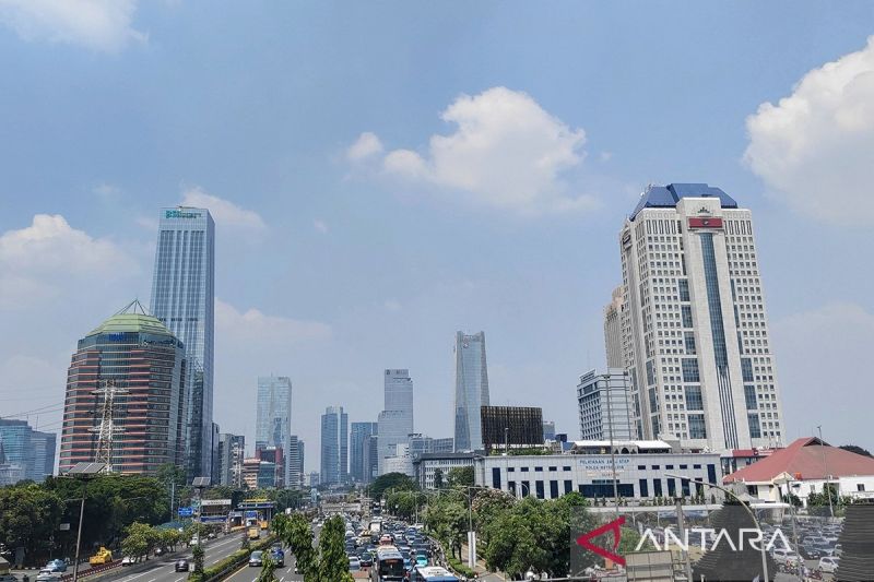 Waspada Perubahan Cuaca Besok Siapkan Payung