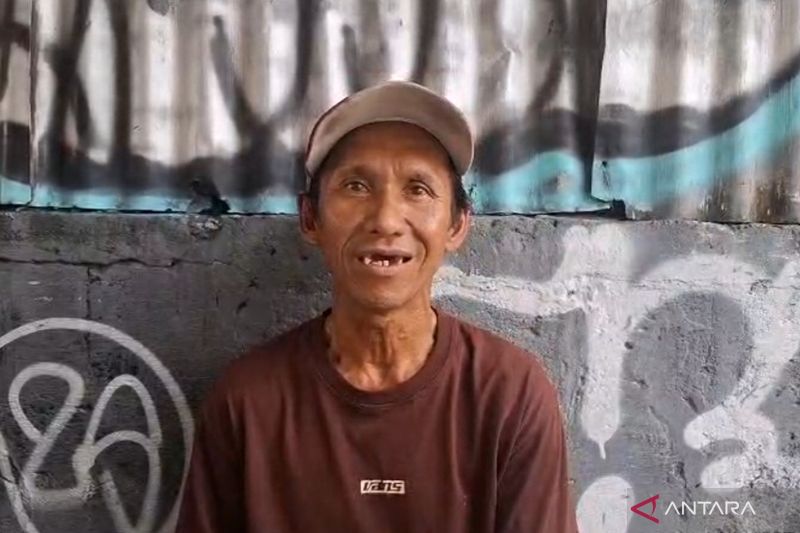 Bayi Laki-Laki Dibuang di Tumpukan Sampah Jakbar