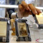 Harga Emas Anjlok Akibat Gejolak Pasar Global