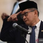 Misi Rahasia Rocky Gerung Masuk Istana