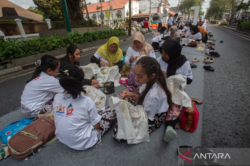 Batik Harus Inovatif Agar Laku di Pasar Global 1 Batik Harus Inovatif Agar Laku di Pasar Global